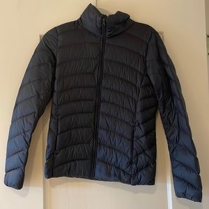 Uniqlo Black Light Puffer Jacket. Size XS